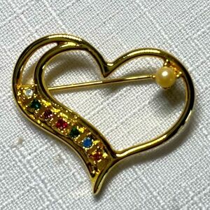 Vintage Gold Heart Brooch with Multicolor crystal stones and a pearl